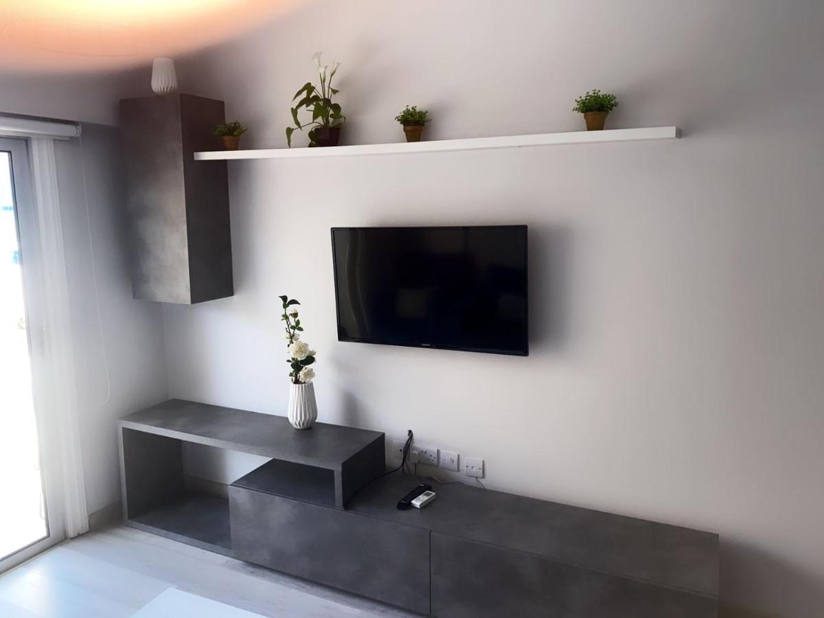 Paradise Promenade Apartment, 2Min Distance From Larnaca Marina Esterno foto