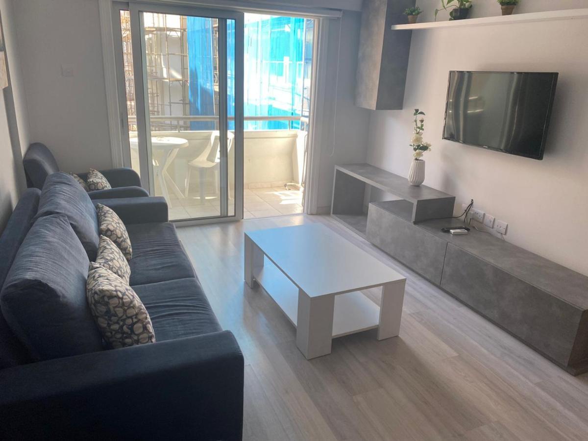 Paradise Promenade Apartment, 2Min Distance From Larnaca Marina Esterno foto