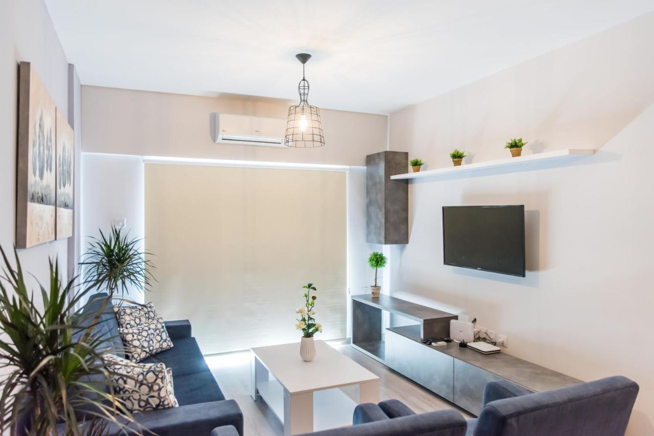 Paradise Promenade Apartment, 2Min Distance From Larnaca Marina Esterno foto